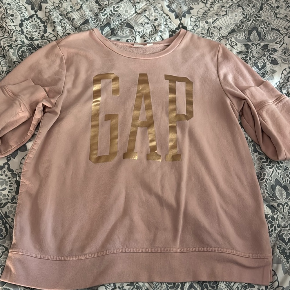 Gap Light Pink Crewneck with Rose gold Logo